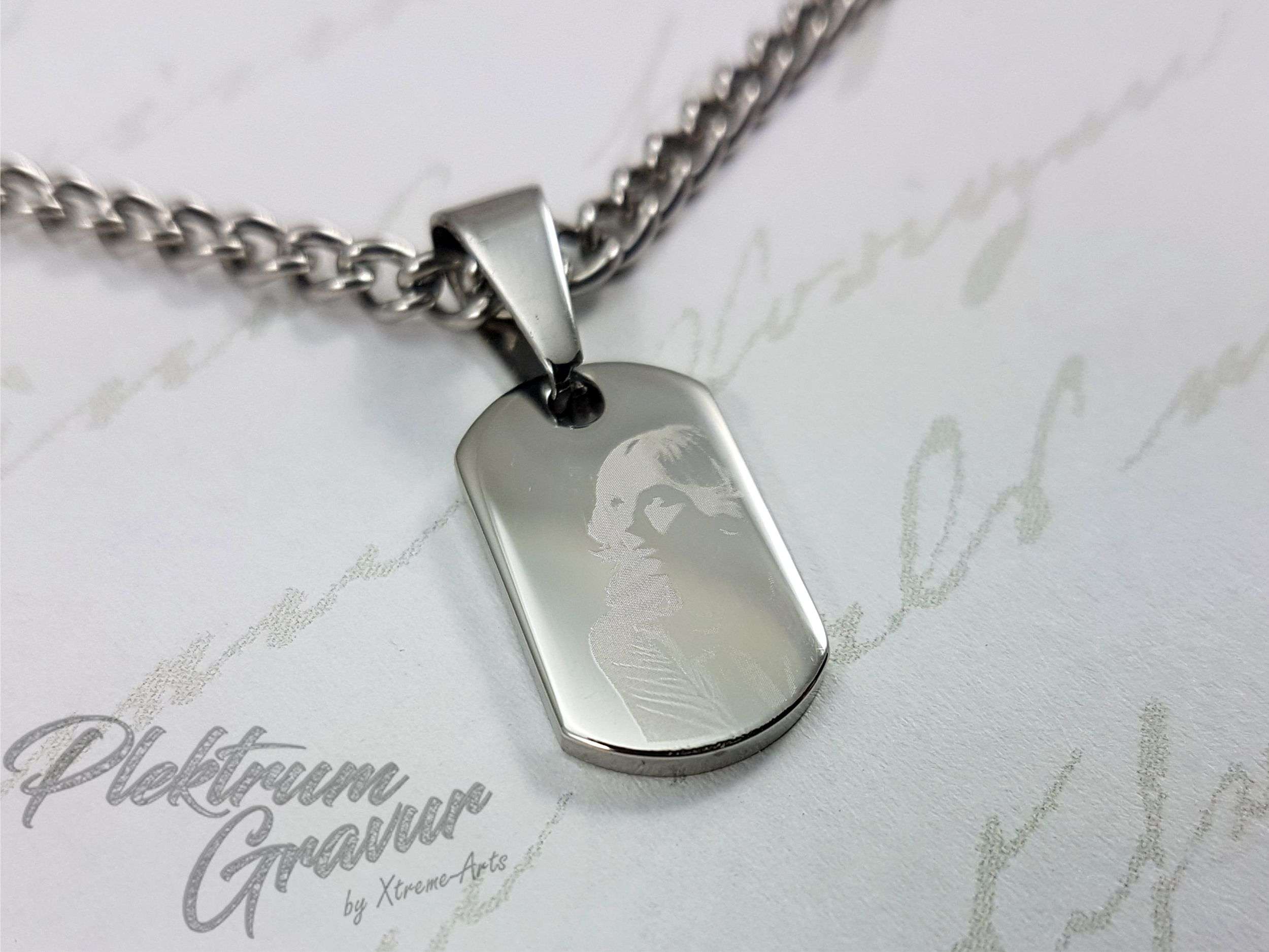 Kettenanhänger Dog Tag 24x40mm | Plektrum Gravur Kettenanhänger Dog Tag 24x40mm | Plektrum Gravur